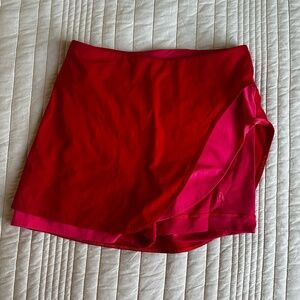 Lululemon Asymmetrical Layered HR Tennis Skirt Hot Heat Lip Gloss